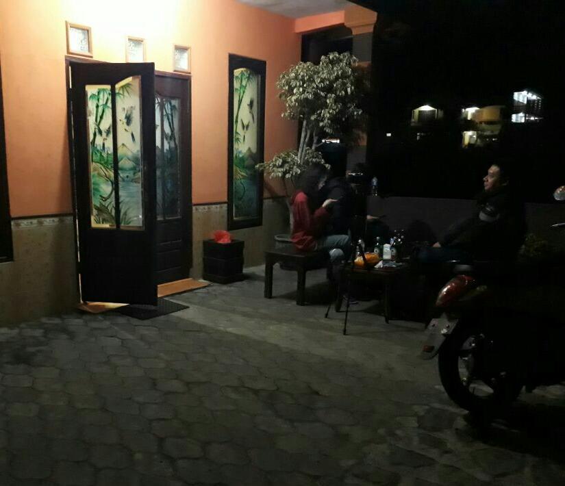 Bromo Otix Guest House Екстер'єр фото