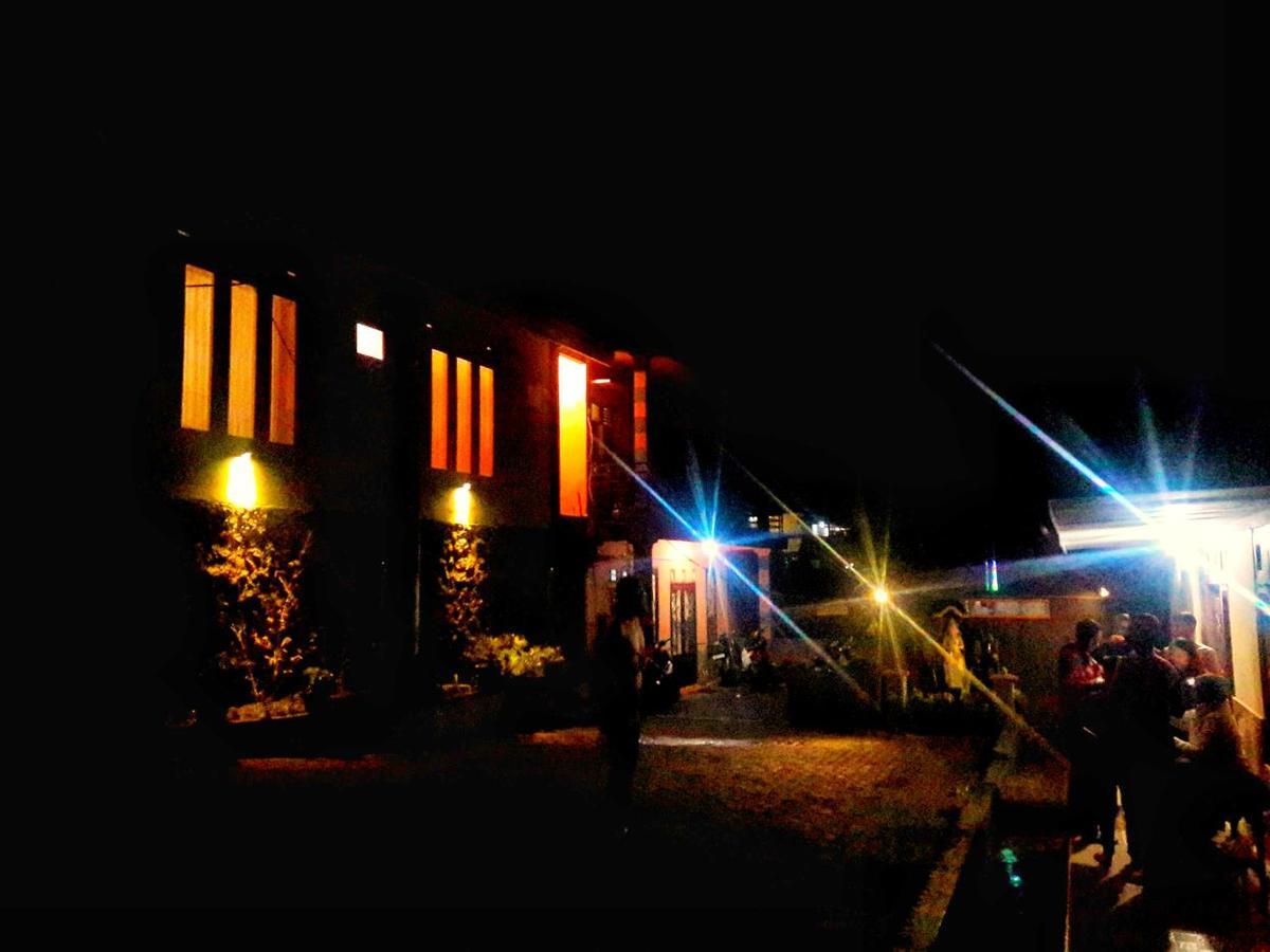 Bromo Otix Guest House Екстер'єр фото
