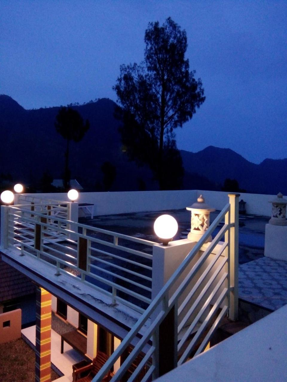 Bromo Otix Guest House Екстер'єр фото