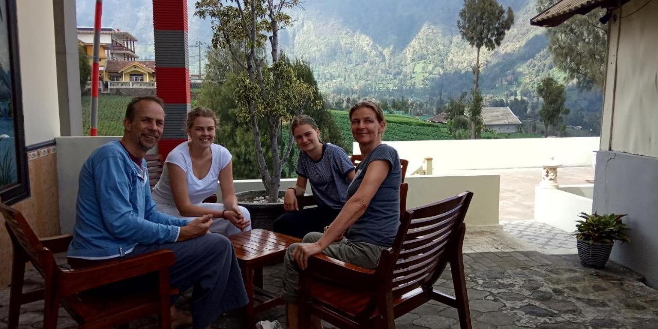 Bromo Otix Guest House Екстер'єр фото