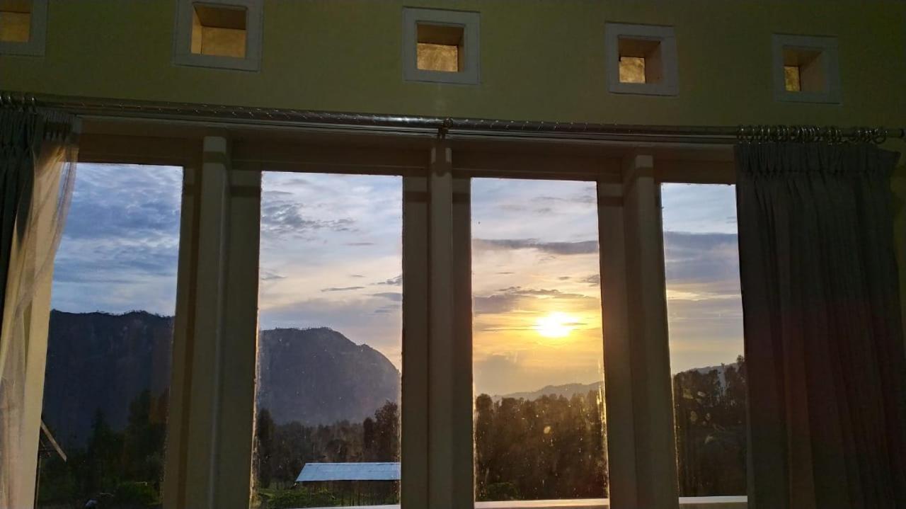 Bromo Otix Guest House Екстер'єр фото